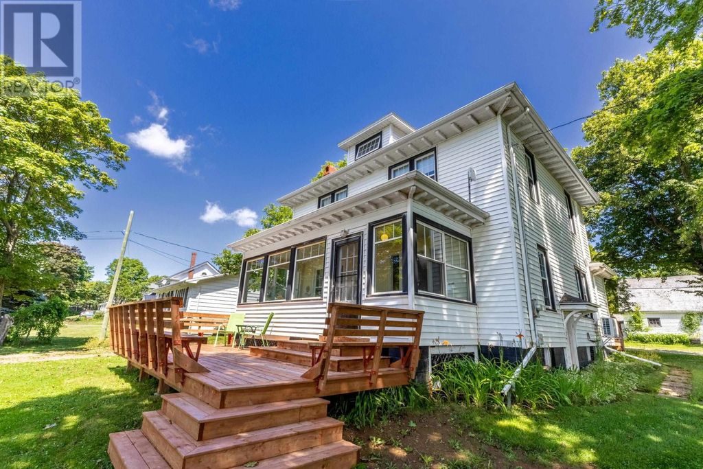 31 Breakwater Street, Souris