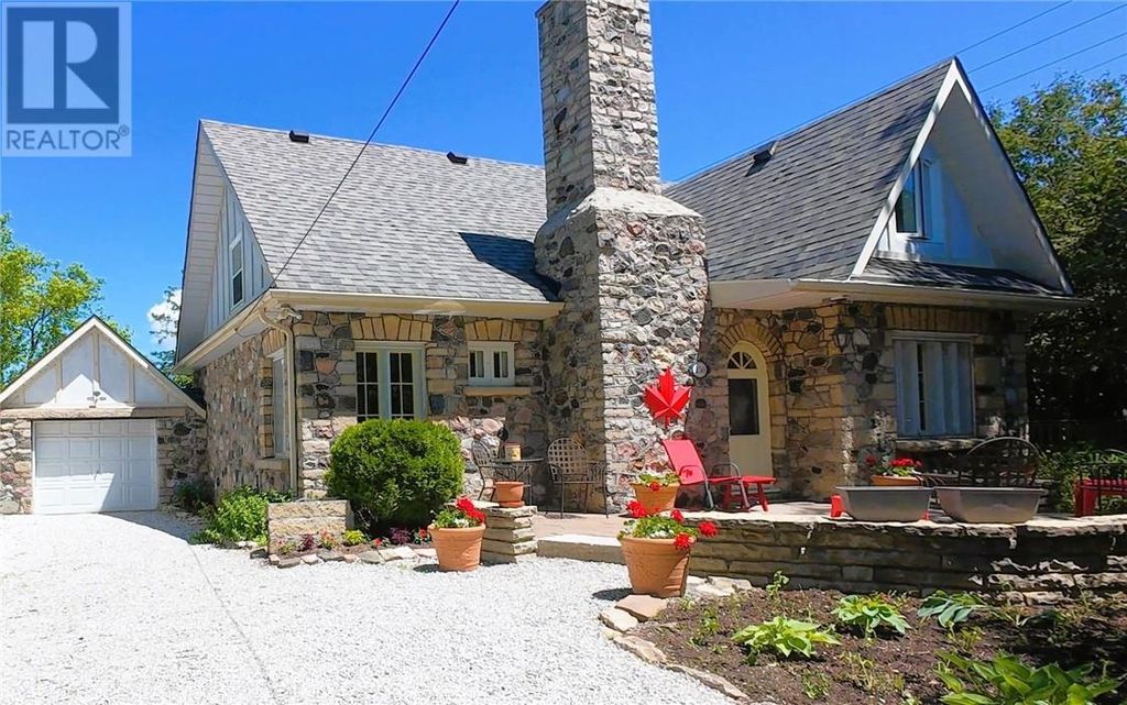 150 Queen Street, Manitowaning