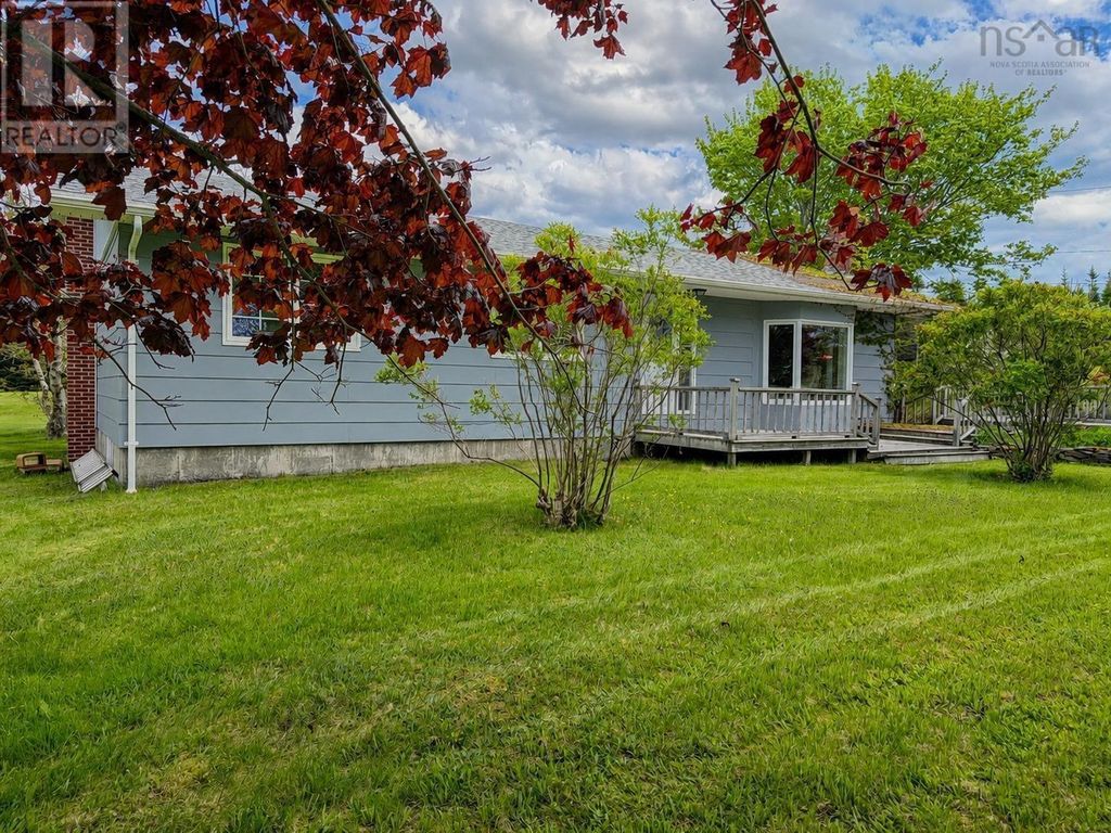 659 Highway 247, Grande Greve