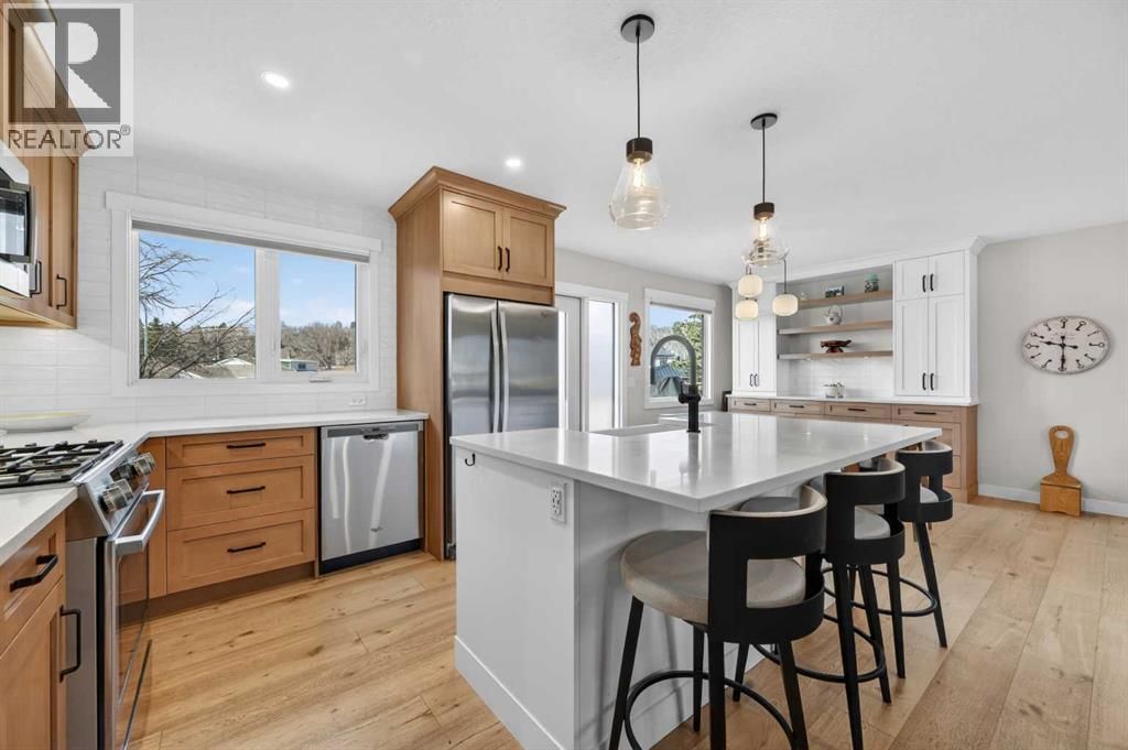 8927 48 Avenue Nw, Calgary