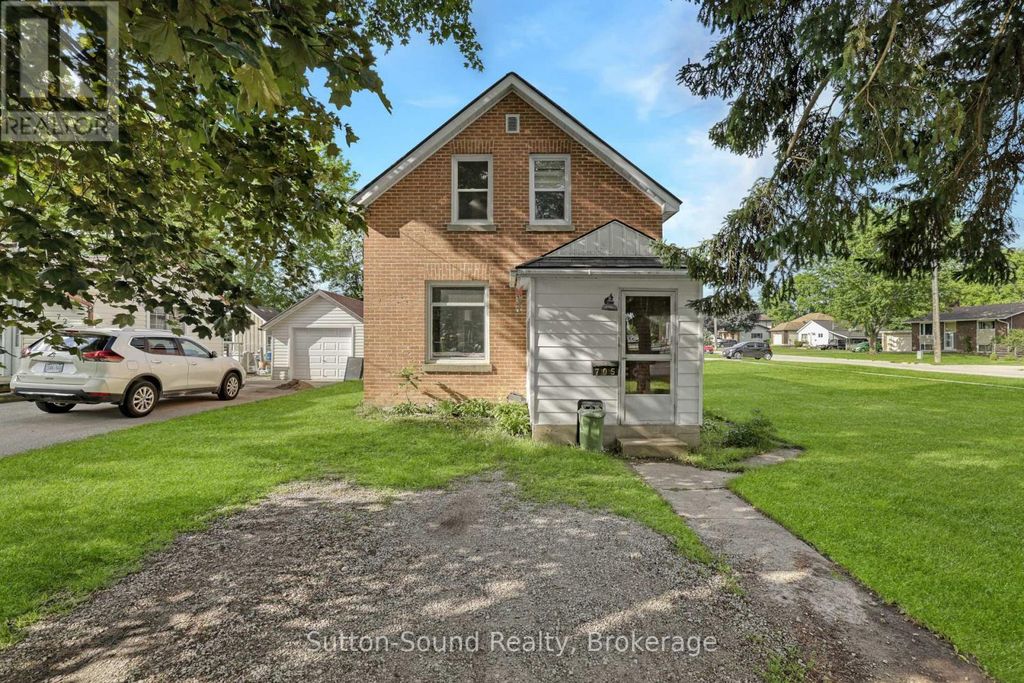 705 17th Street E, Owen Sound