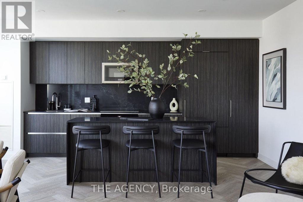 Ph03 - 327 King Street W, Toronto (waterfront Communities)