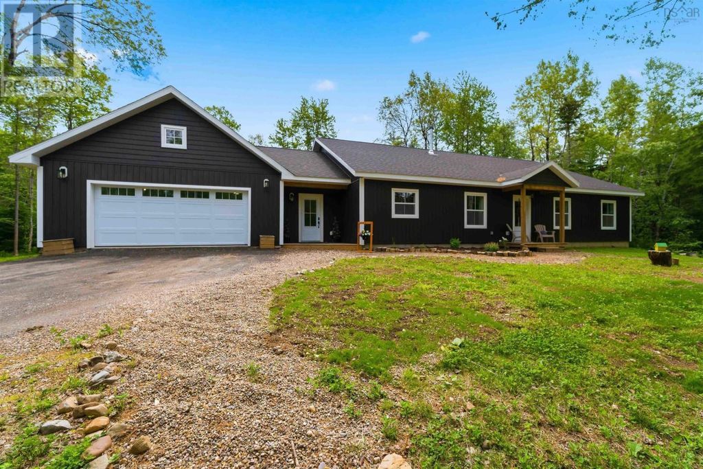 1582 Black River Road, Black River Lake