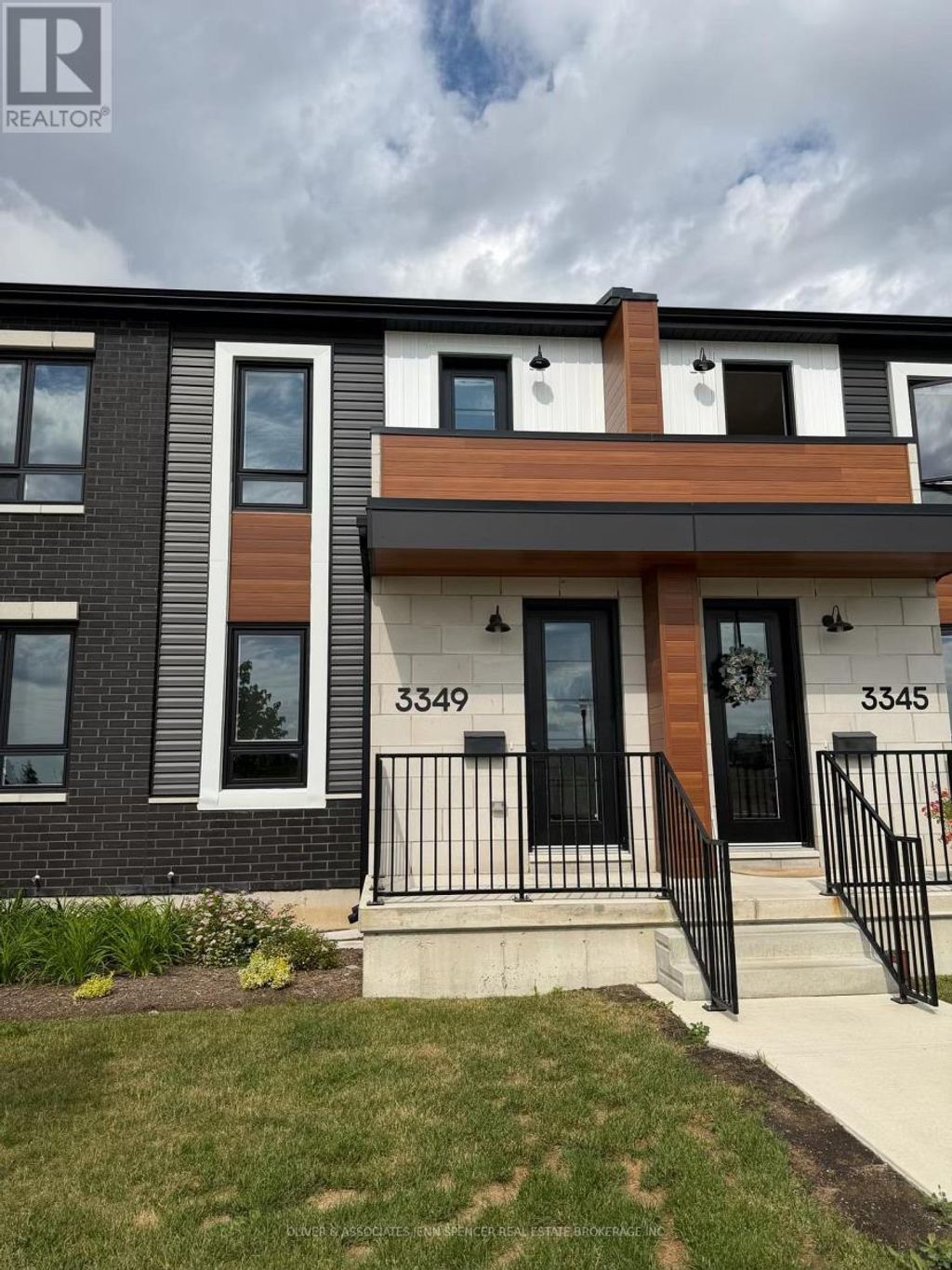 3349 Morgan Avenue, London South (south W)