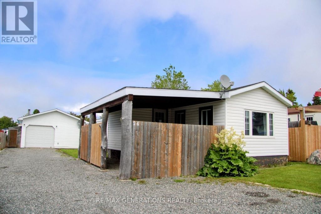 54 Jackson Crescent, Marathon