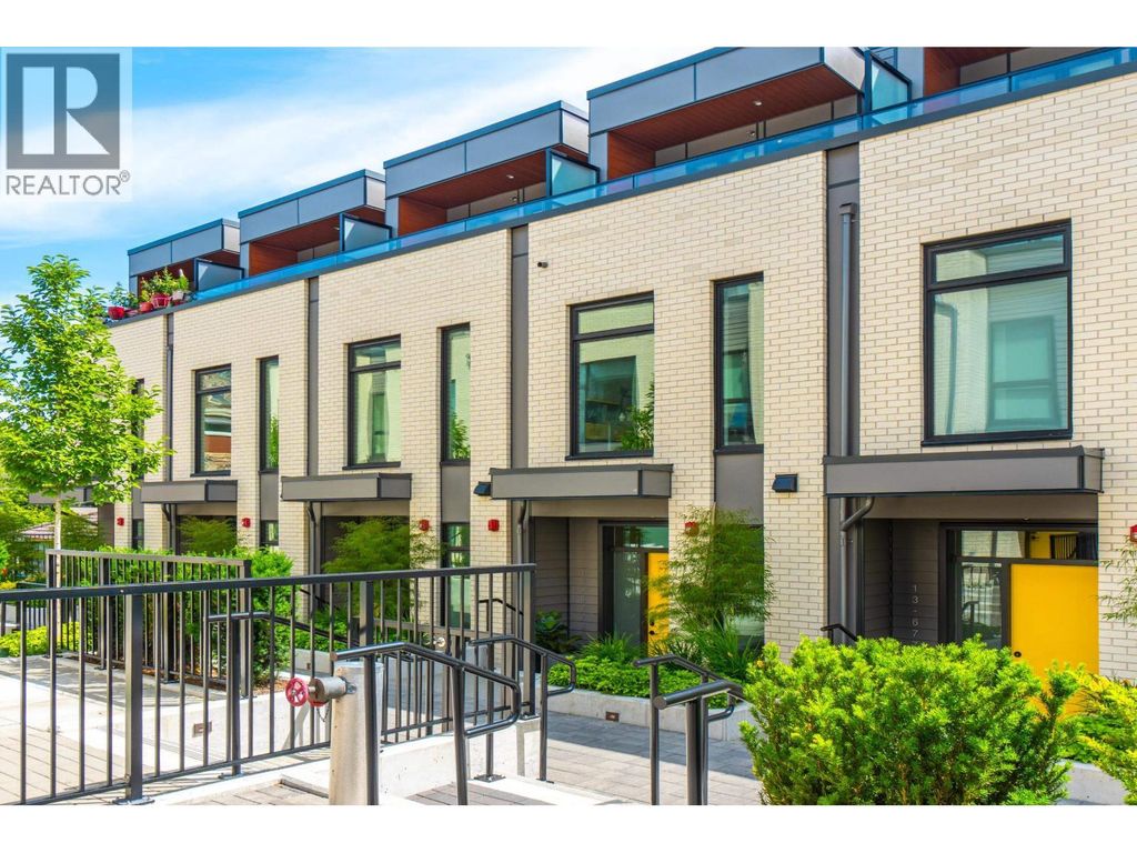 12 6778 Oak Street, Vancouver
