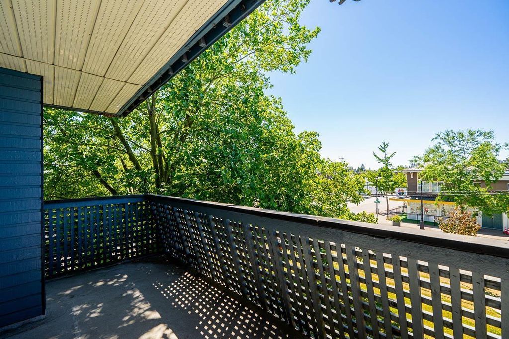 207 17661 58a Avenue, Surrey