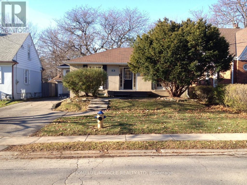 40 Thirty Seventh Street, Toronto (long Branch)