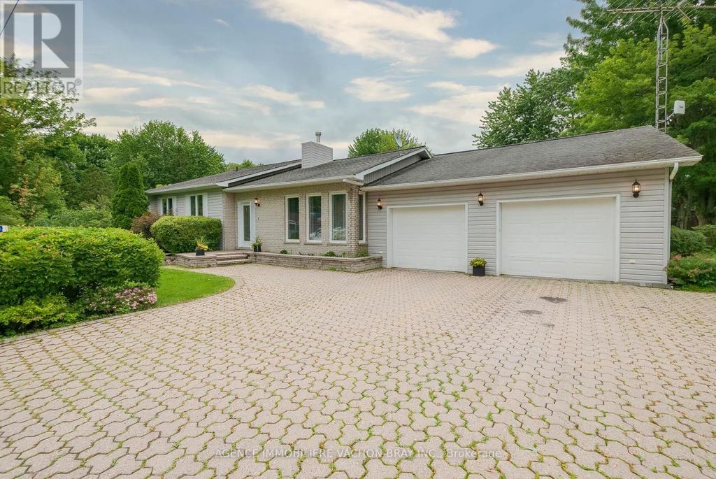 21050 Juniper Avenue, South Glengarry