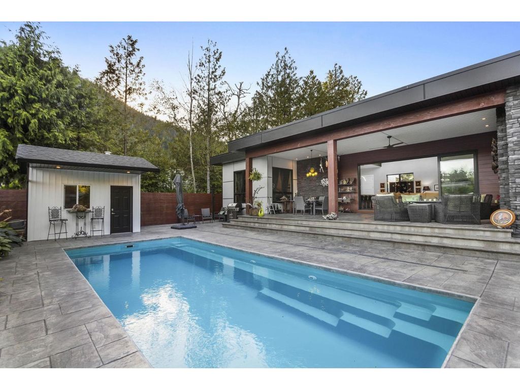 464 Alder Avenue|harrison Hot Springs, Harrison Hot Springs