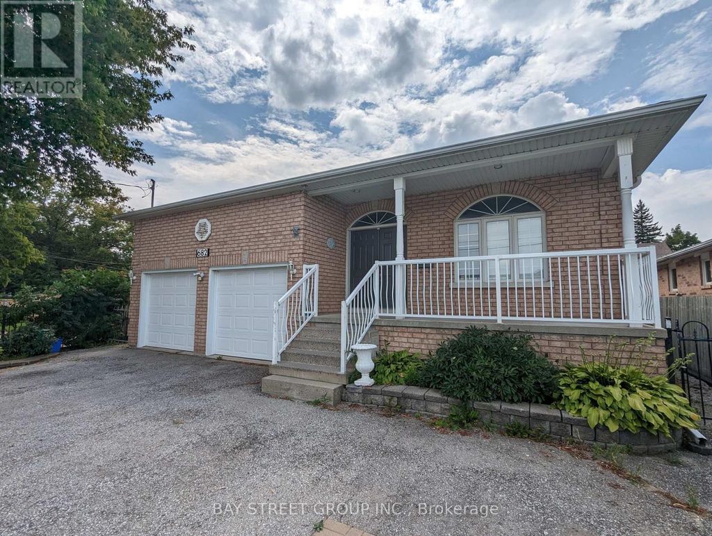 Lower - 682 The Queensway Road S, Georgina (keswick South)