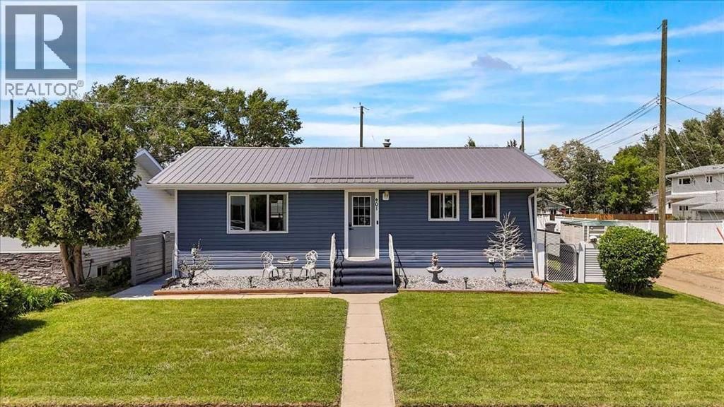 401 15 Street E, Drumheller