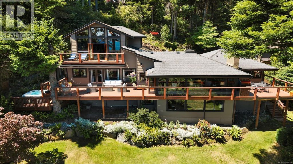 1370 Ivor Rd, Nanaimo