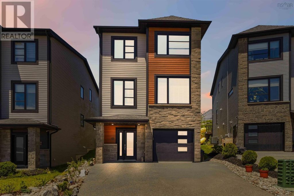 62 Hadley Crescent, Halifax