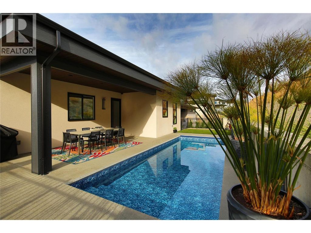 9839 Beacon Hill Crescent, Lake Country