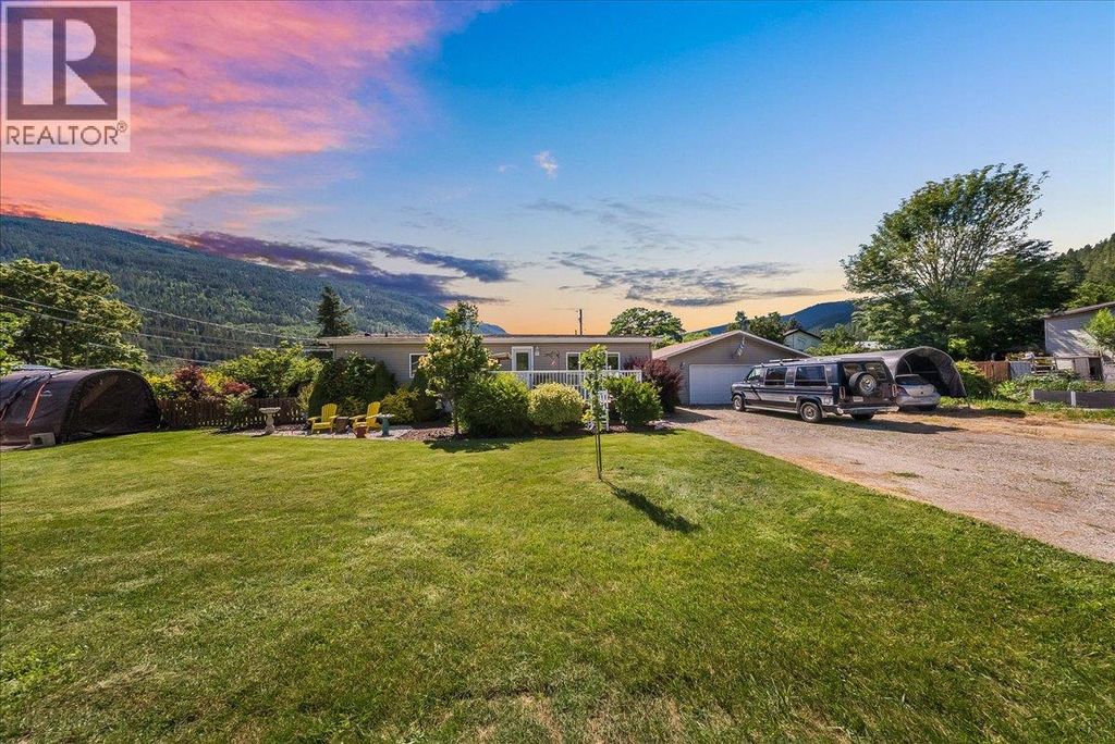 1026 Horcoff Road, Robson
