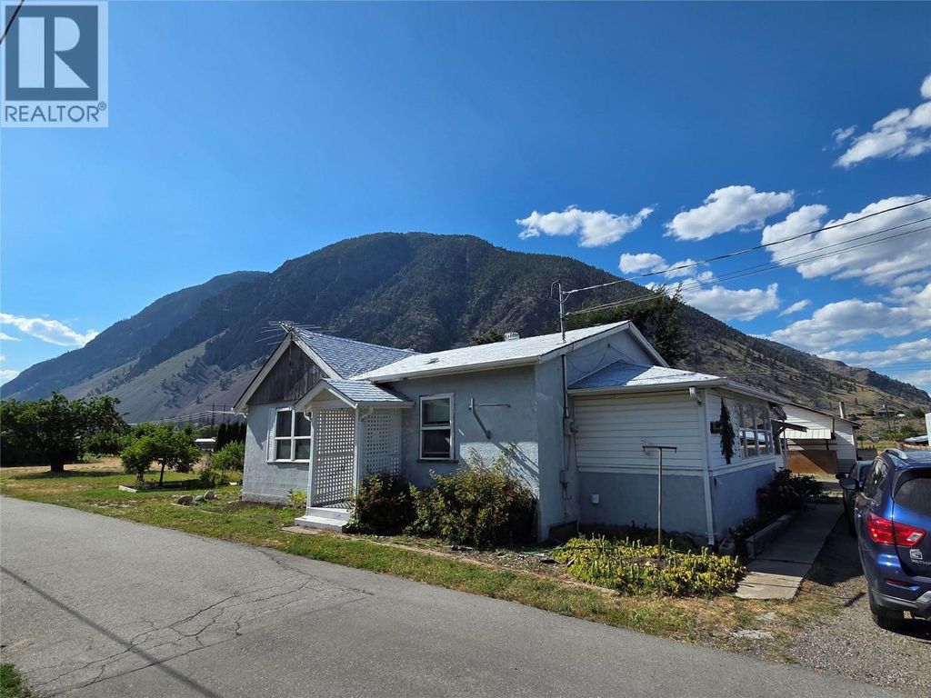 110 9th Avenue, Keremeos