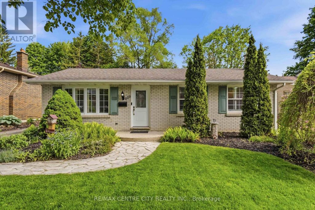 639 Dunboyne Crescent, London North (north H)