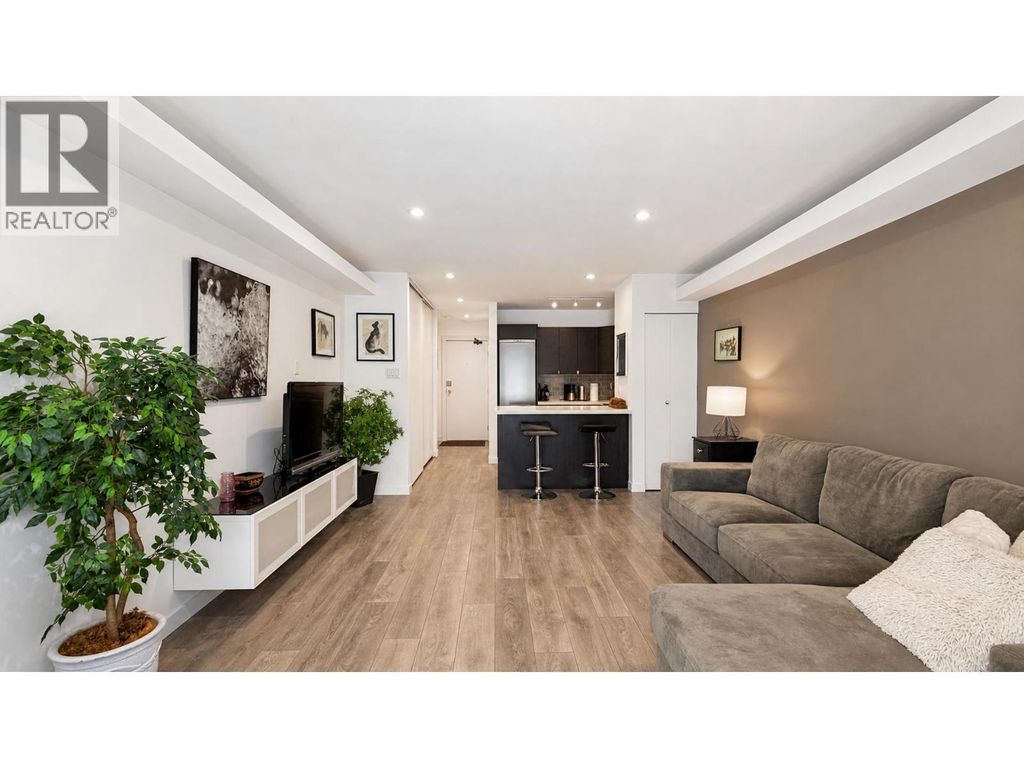 214 1545 E 2nd Avenue, Vancouver