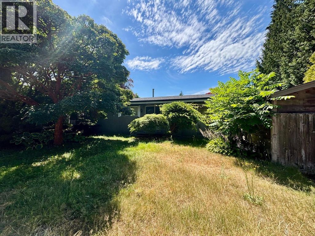 498 Hickey Drive, Coquitlam
