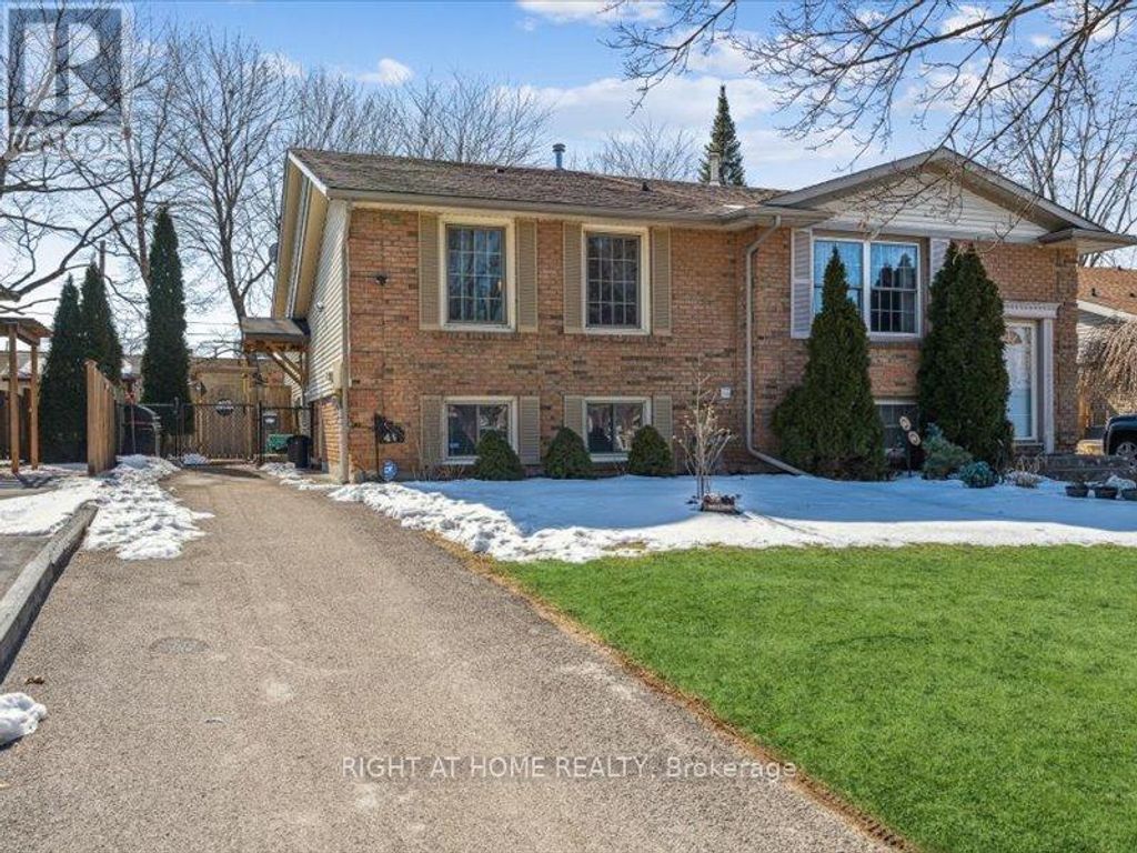 4 1/2 Leaside Drive, St. Catharines (carlton/bunting)