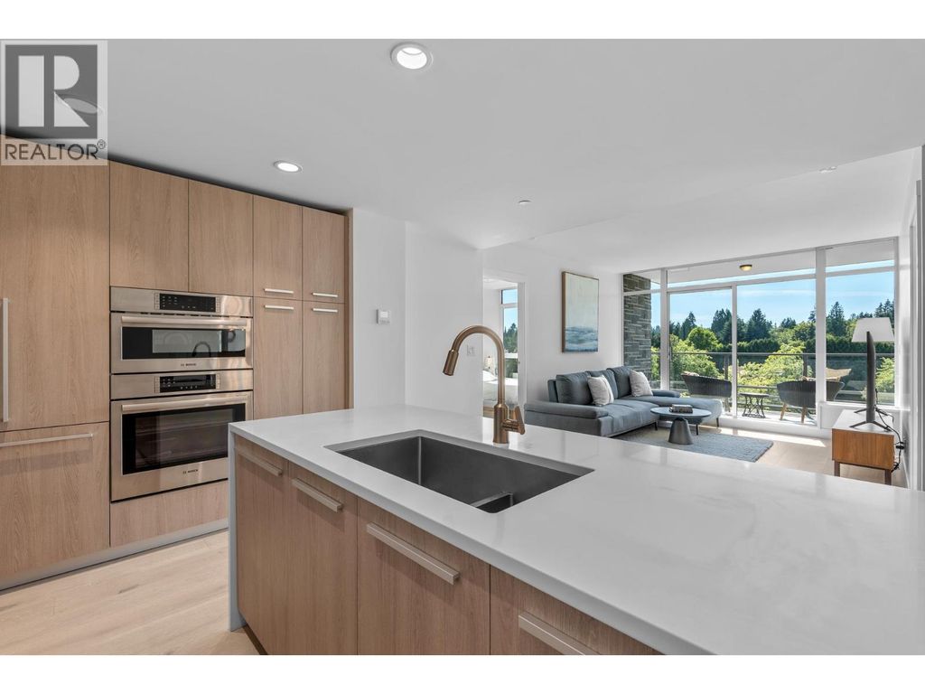 404 1210 E 27th Street, North Vancouver