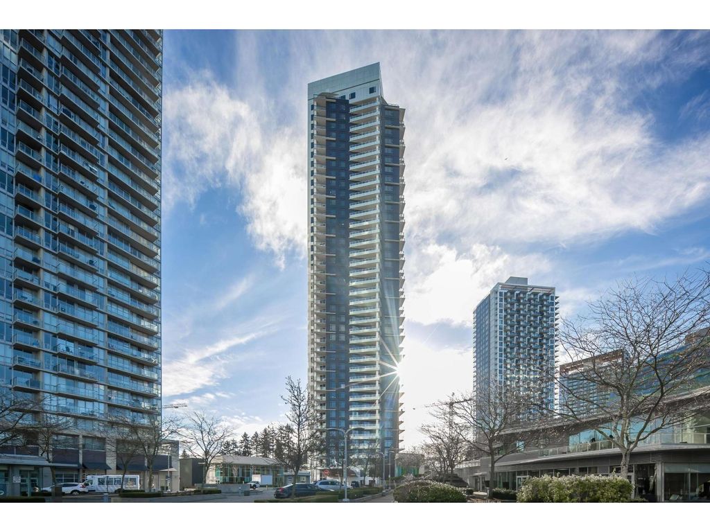 801 9887 Whalley Boulevard, Surrey