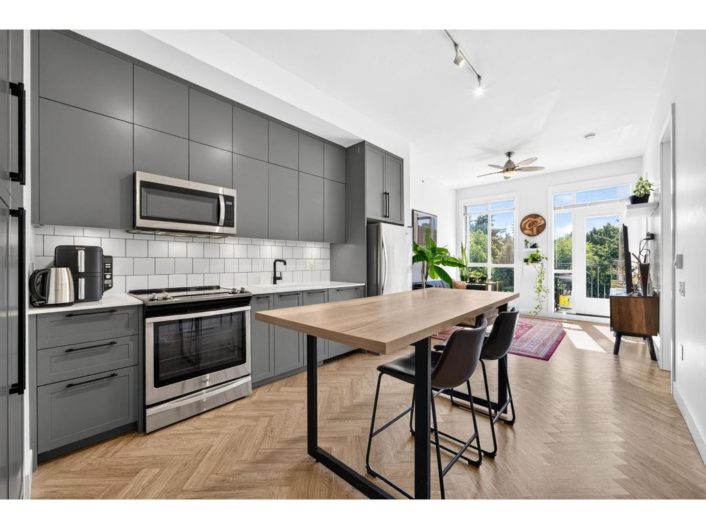 407 10168 149 Street, Surrey