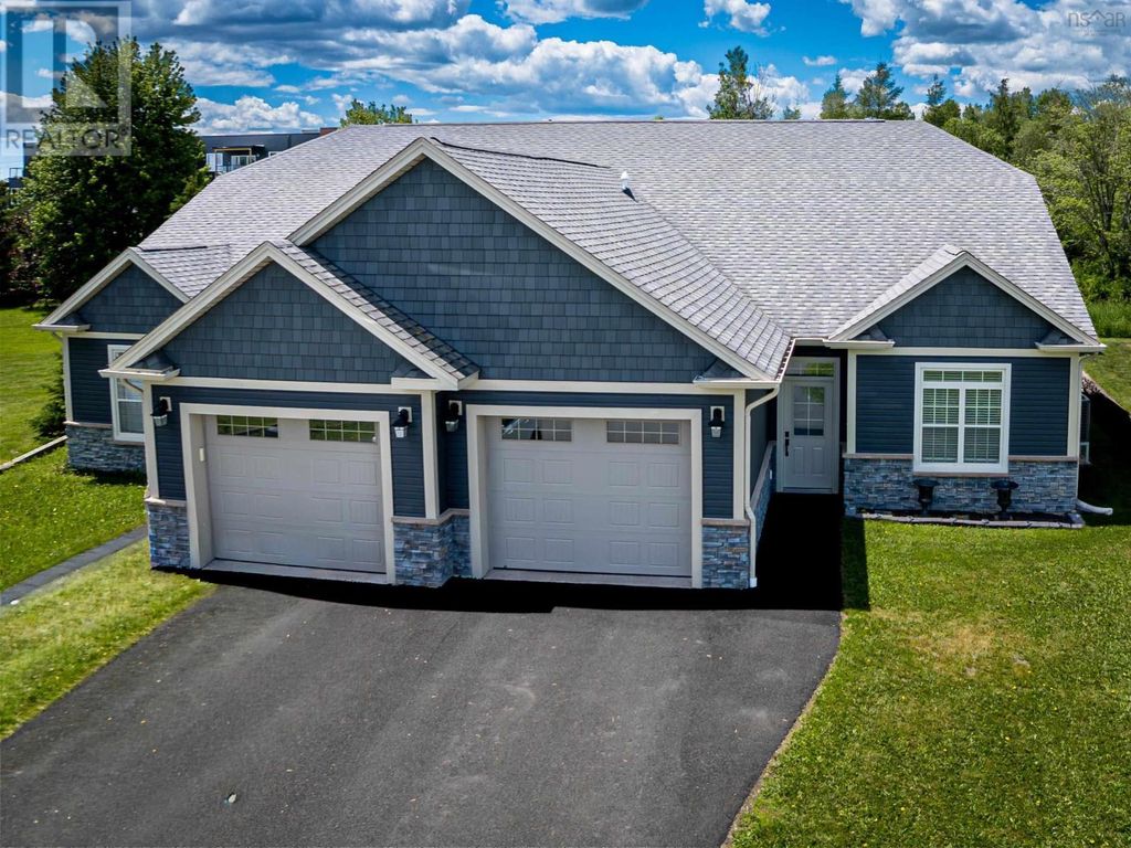 4 White Road, Enfield