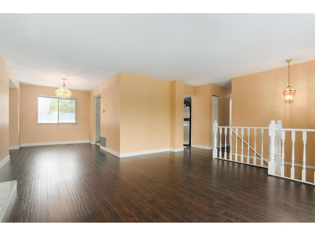 9496 209b Crescent, Langley
