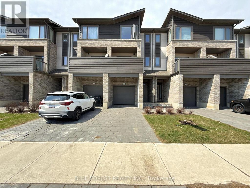2112 Meadowgate Boulevard, London South (south U)
