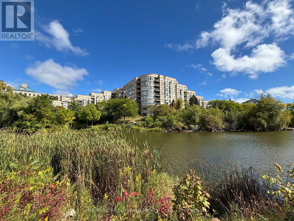 406 - 2511 Lakeshore Road W, Oakville (br Bronte)