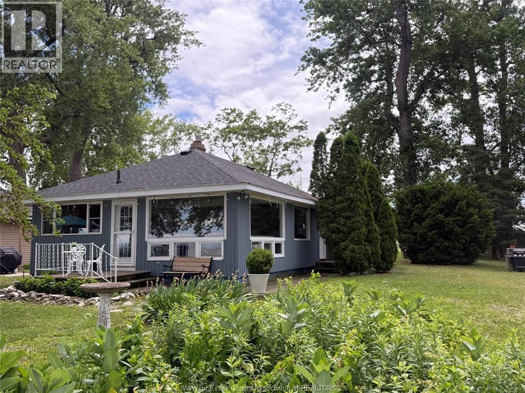 69 East Shore Road, Pelee Island