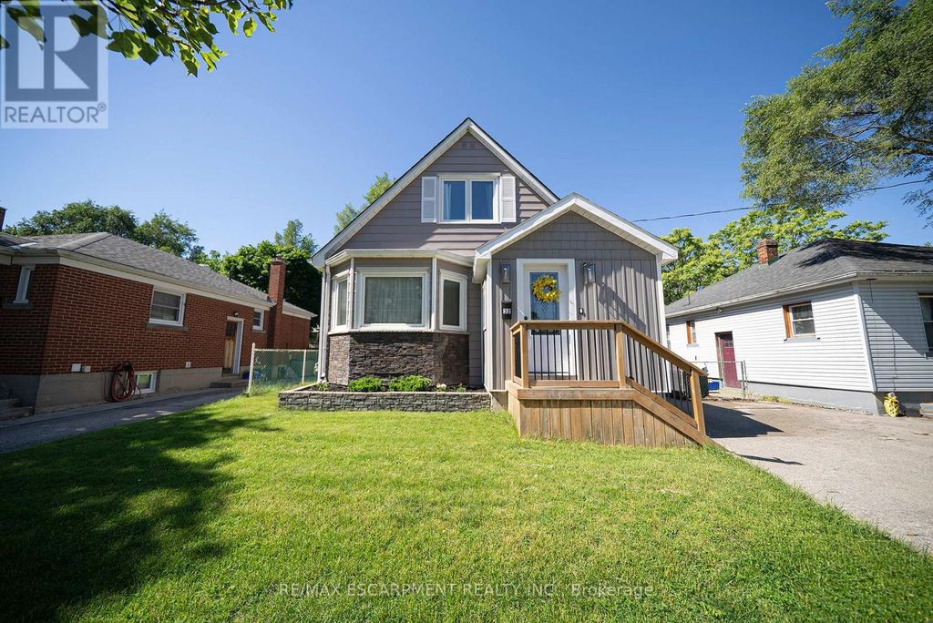 32 Elmwood Avenue, Brantford