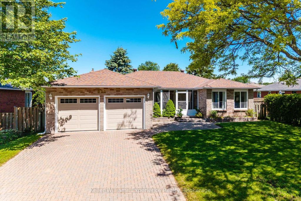 922 Playfair Road, Midland