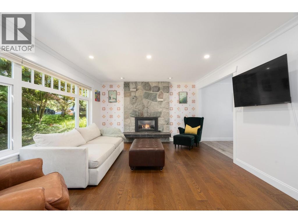 457 W 23rd Street, North Vancouver