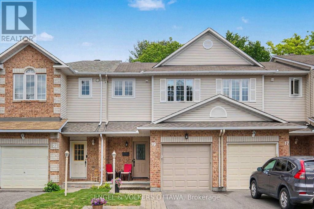 19 Riverbank Court, Ottawa