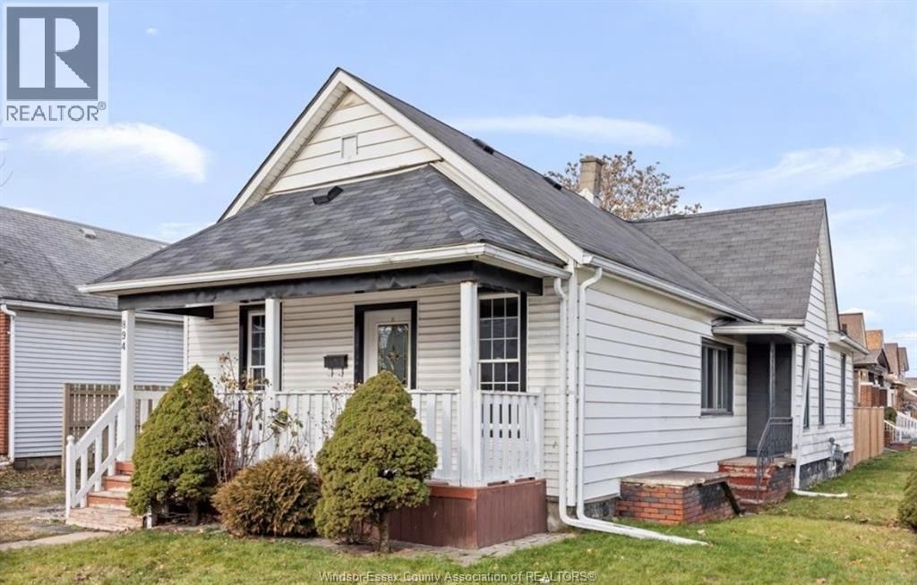894 University Avenue, Windsor