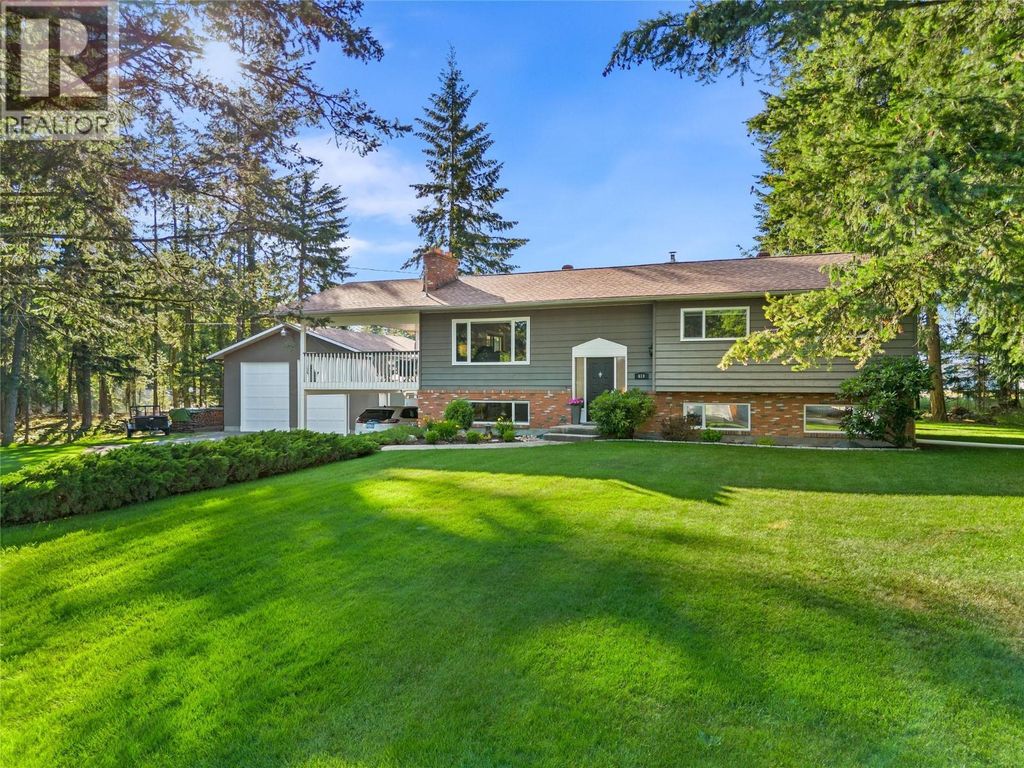 610 10th Avenue Nw, Nakusp