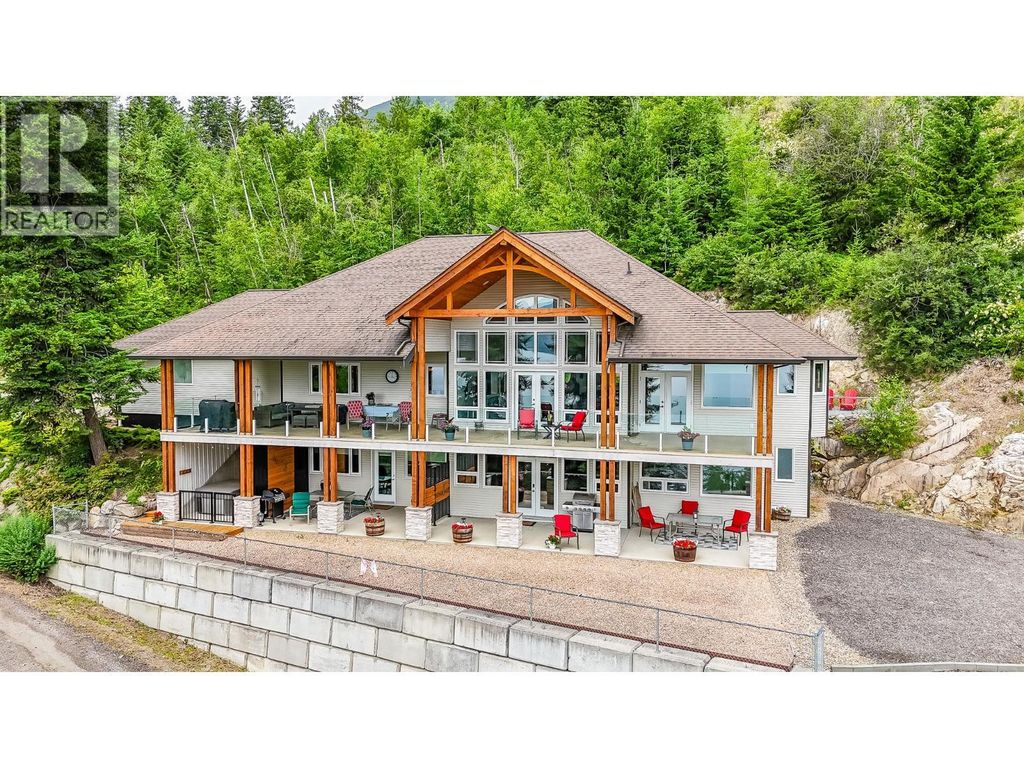 5694 Trans Canada Highway Nw, Salmon Arm