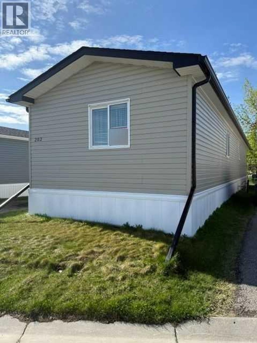 202, 1101 84 Street Ne, Calgary