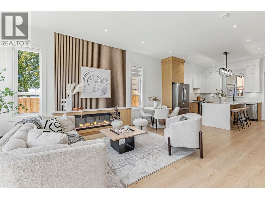 101 957 Edgar Avenue, Coquitlam