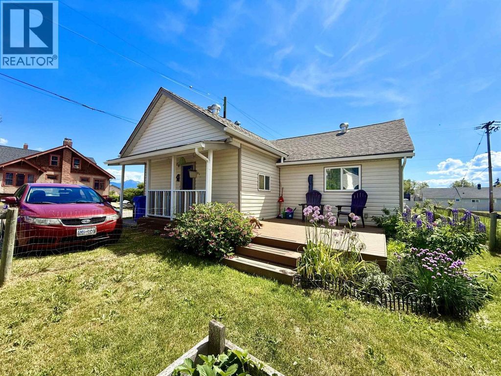 1071 Queen Street, Smithers