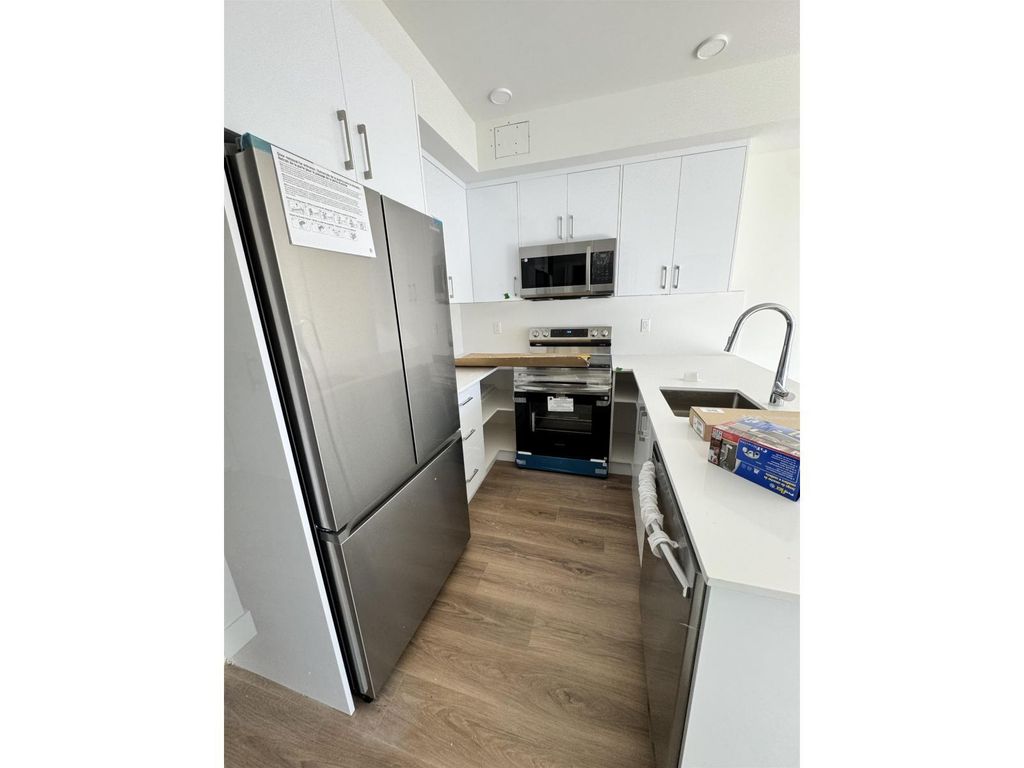 305 15739 Fraser Highway, Surrey