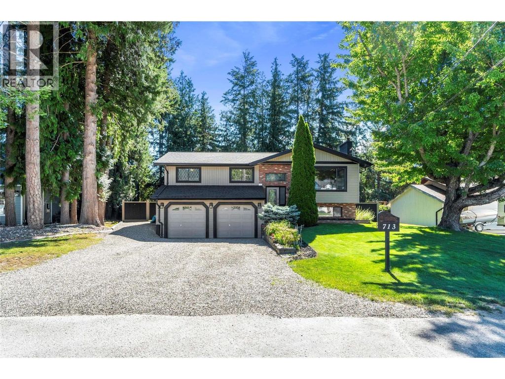 713 Hemlock Crescent S, Sicamous