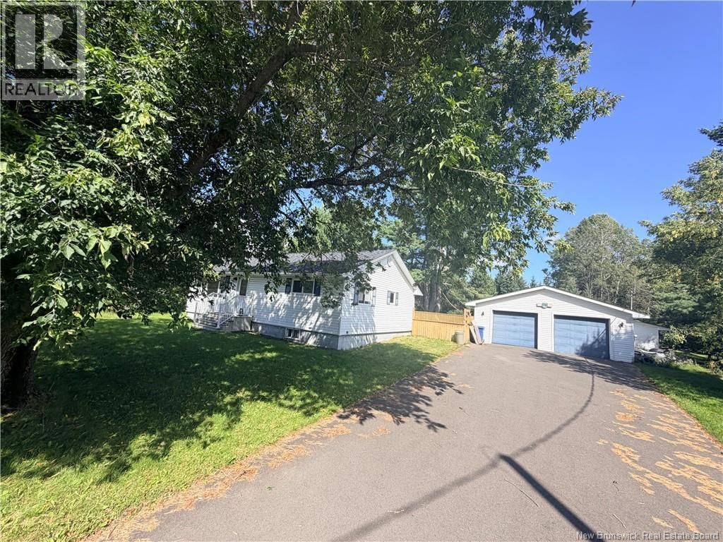 818 Route 104, Burtts Corner