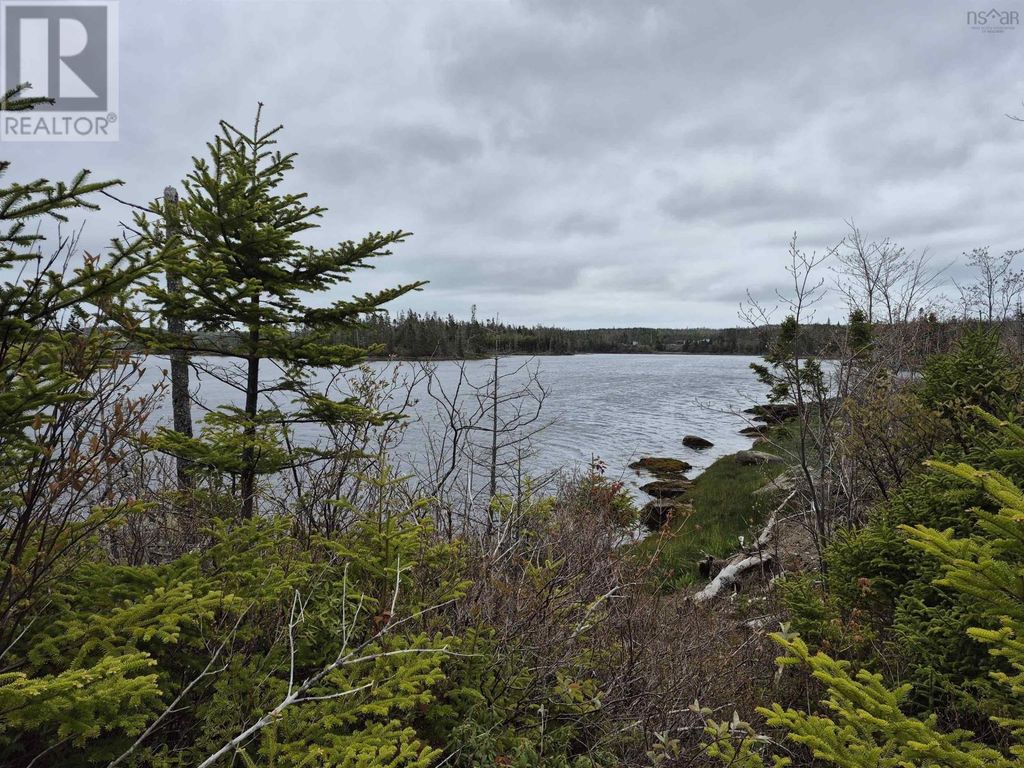 2618 Highway 7, Liscomb