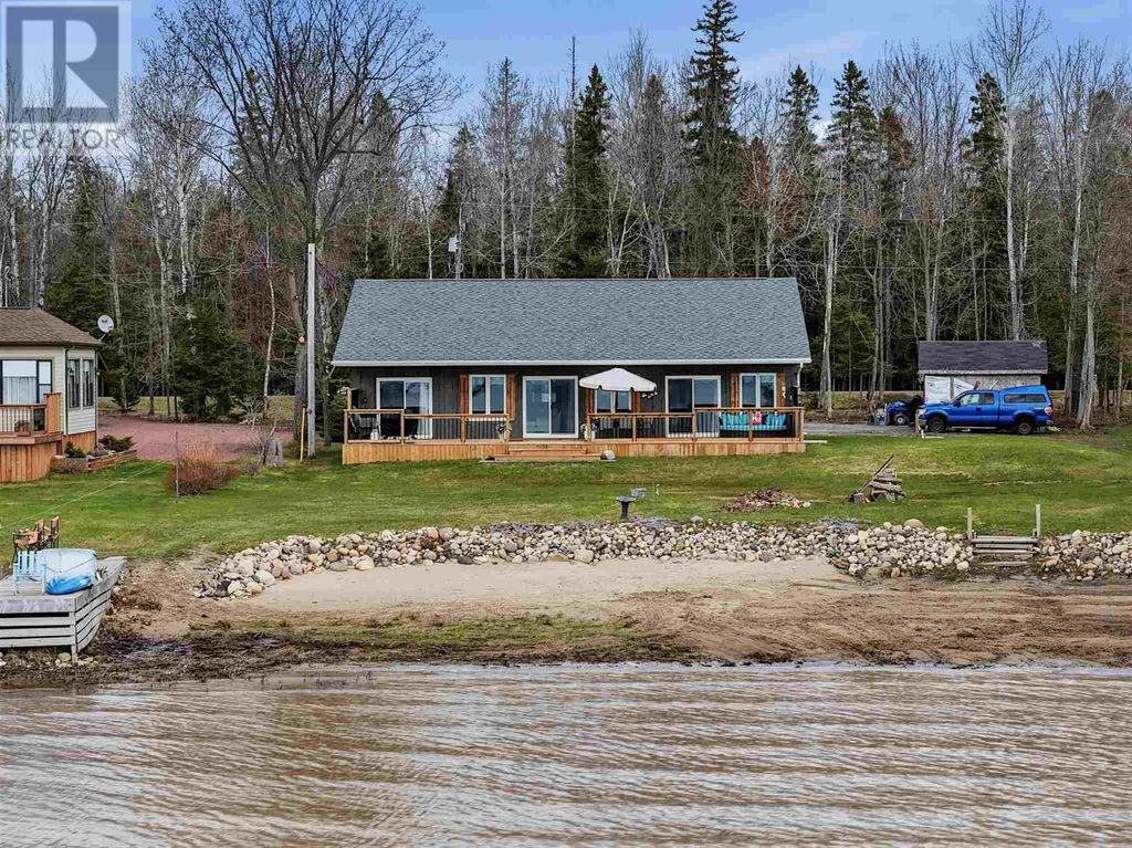 2875 Green St, Richards Landing