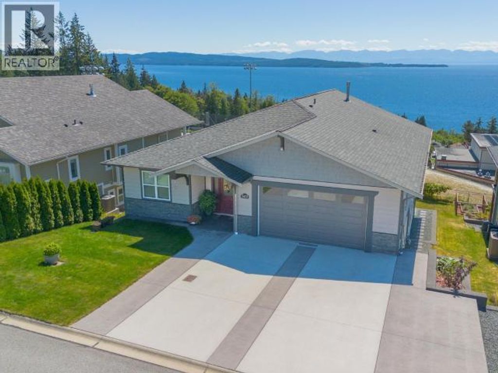 5423 Hemlock Street, Powell River
