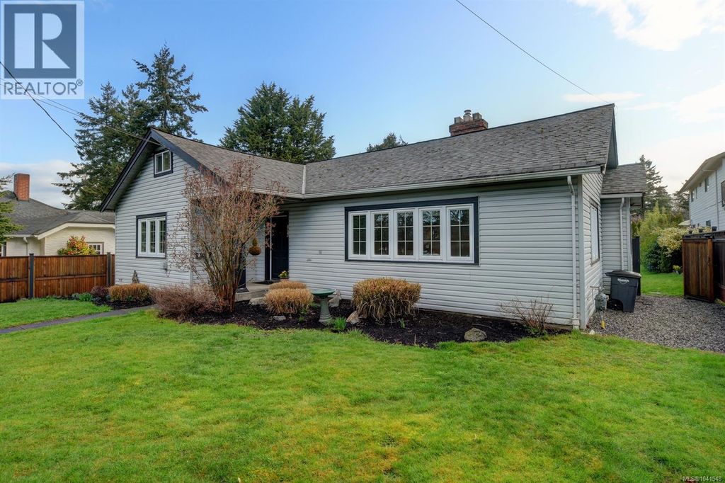 3919 Quadra St, Saanich